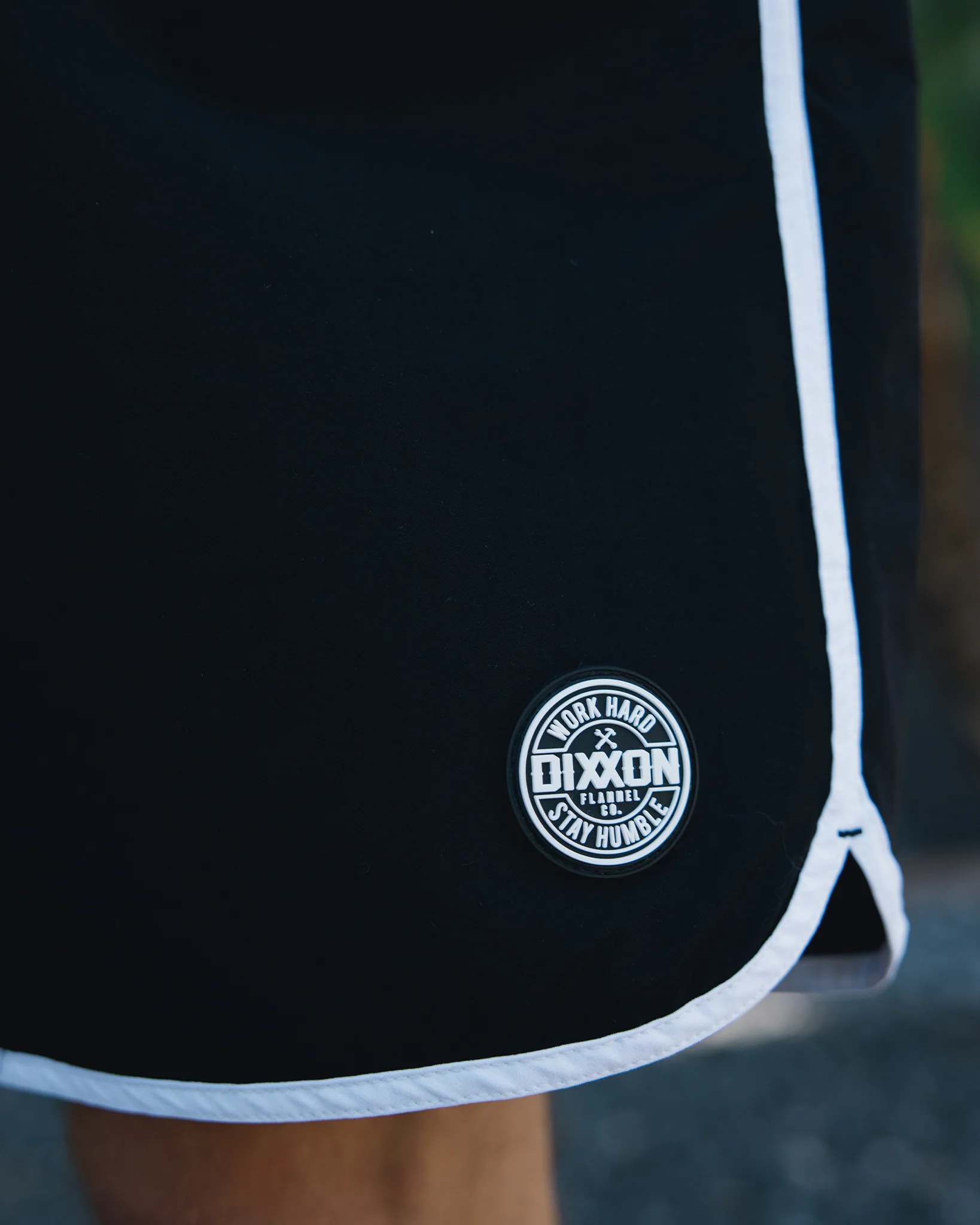 Black & White 7" Boardshorts - Image 4