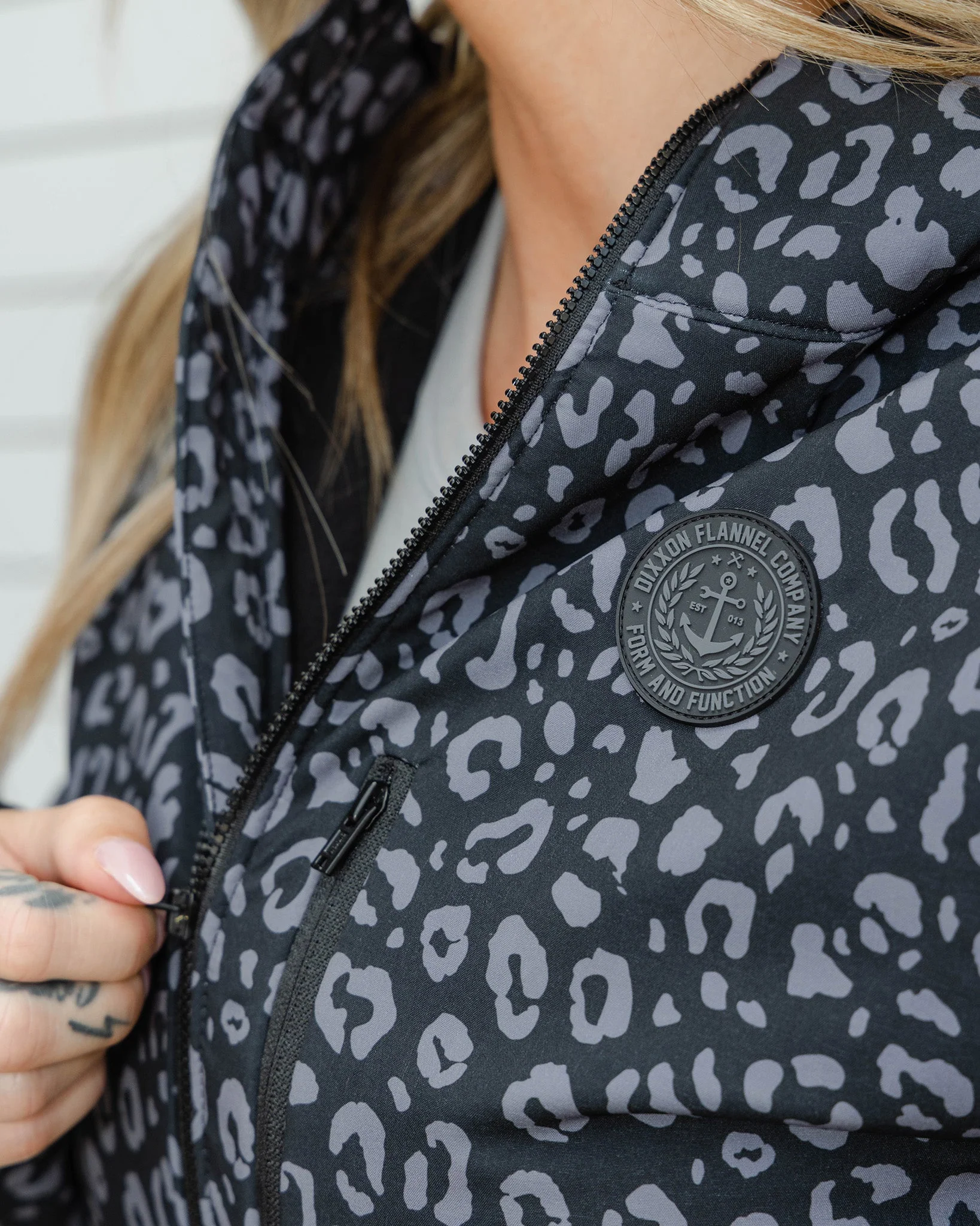 Women's Anchor Jacket 2.0 - Black Leopard - Image 2